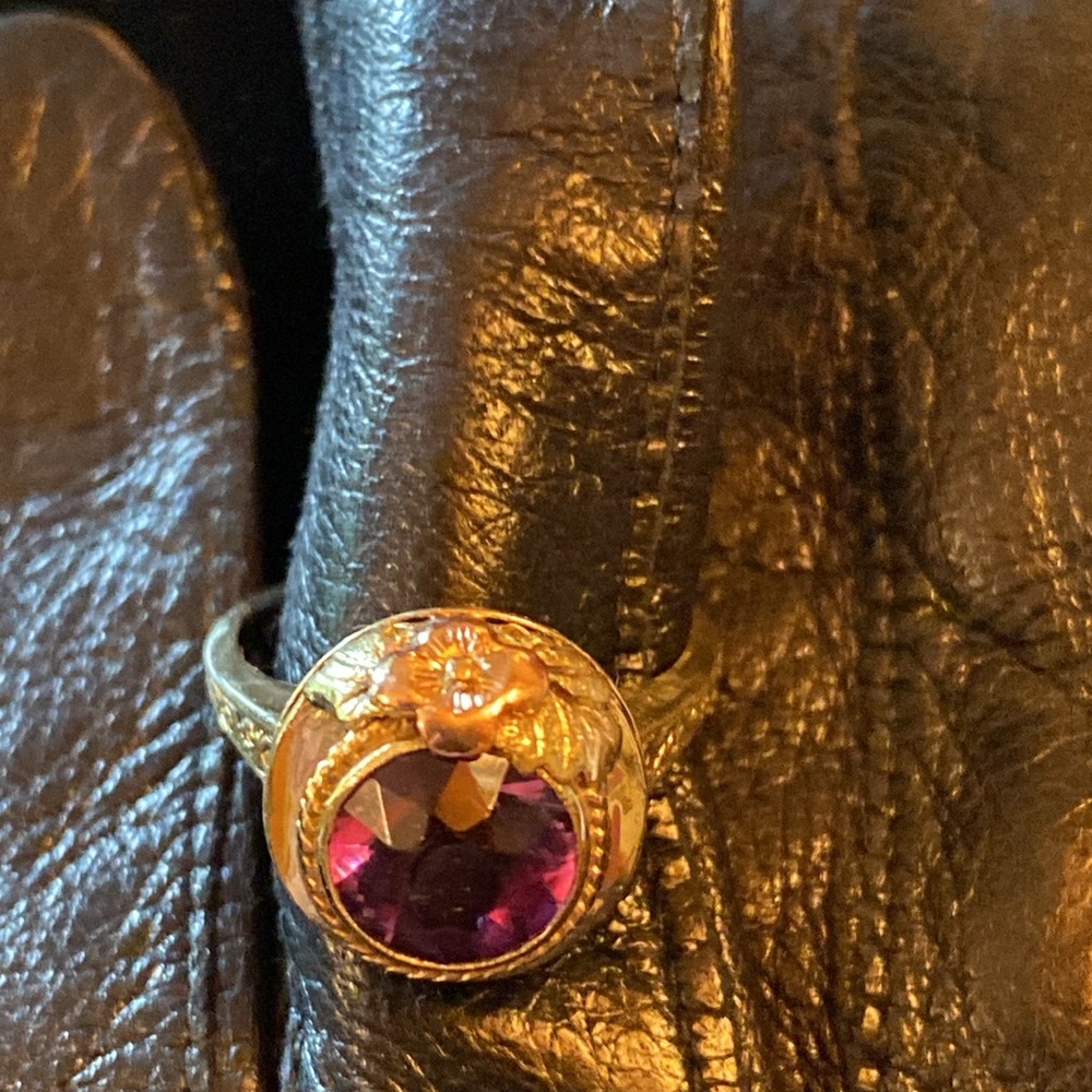 14 K White Gold Amethyst Ring - Picture 5 of 6